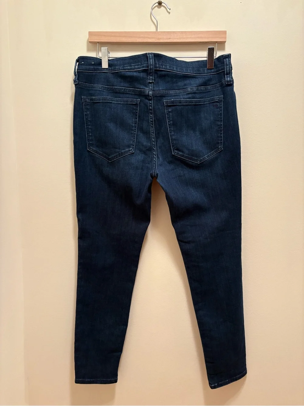 Madewell 30Petite 8" Skinny Midrise Jeans in Amesbury Wash TENCEL™ Denim Edition - Picture 3 of 5